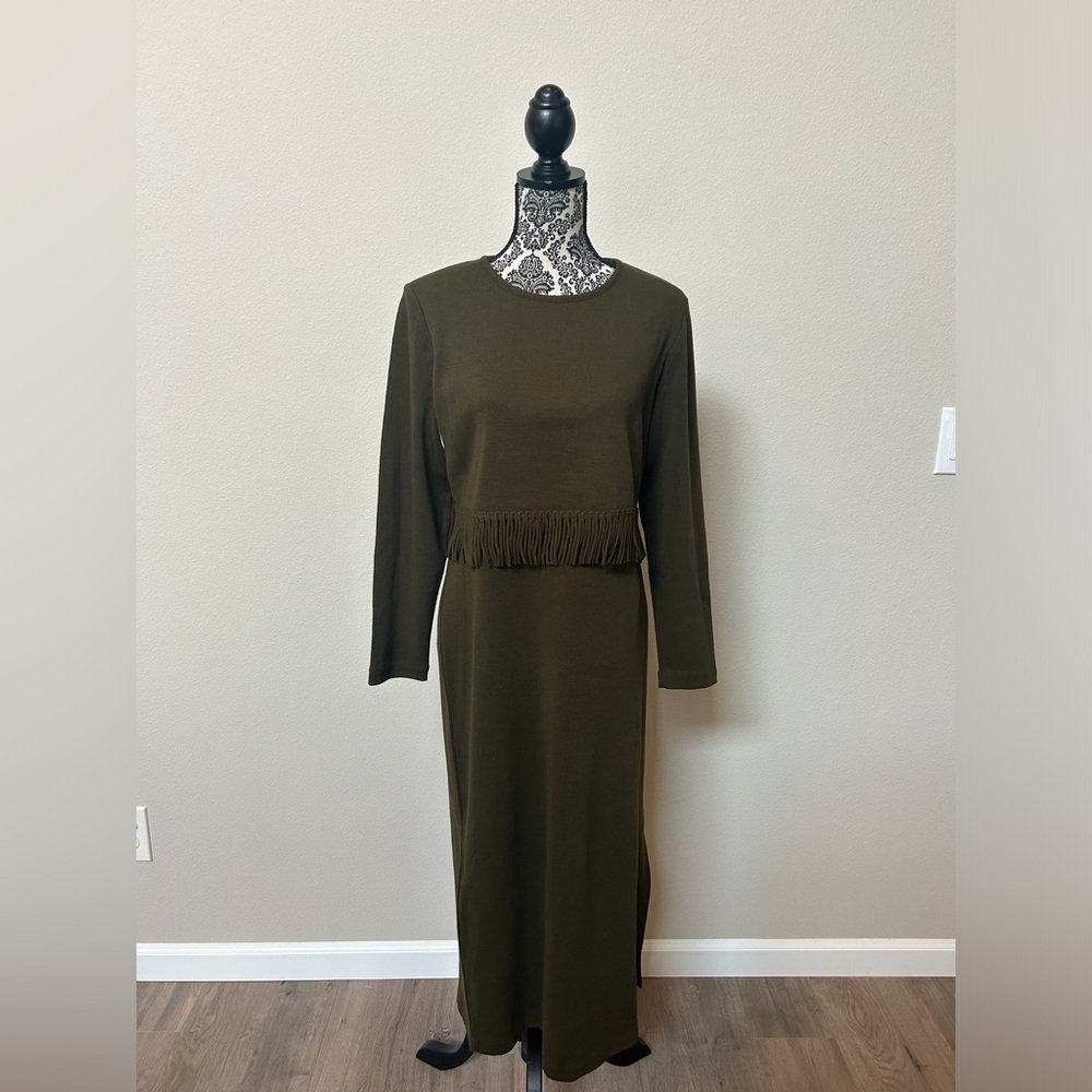LNY New York Elegant Olive Green Long Sleeve Sweater Dress With Fringe Detail M